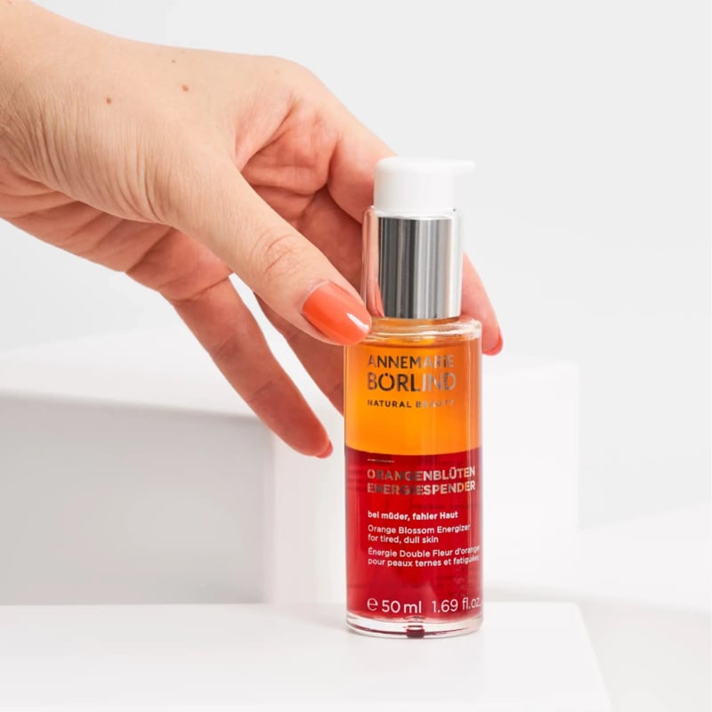 Annemarie Borlind 2-Phase Orange Blossem shake (50 ml.)
[mwwsrc:4f91e40fce7cfbbaeed4f86fde533e627b7e1704.jpg]